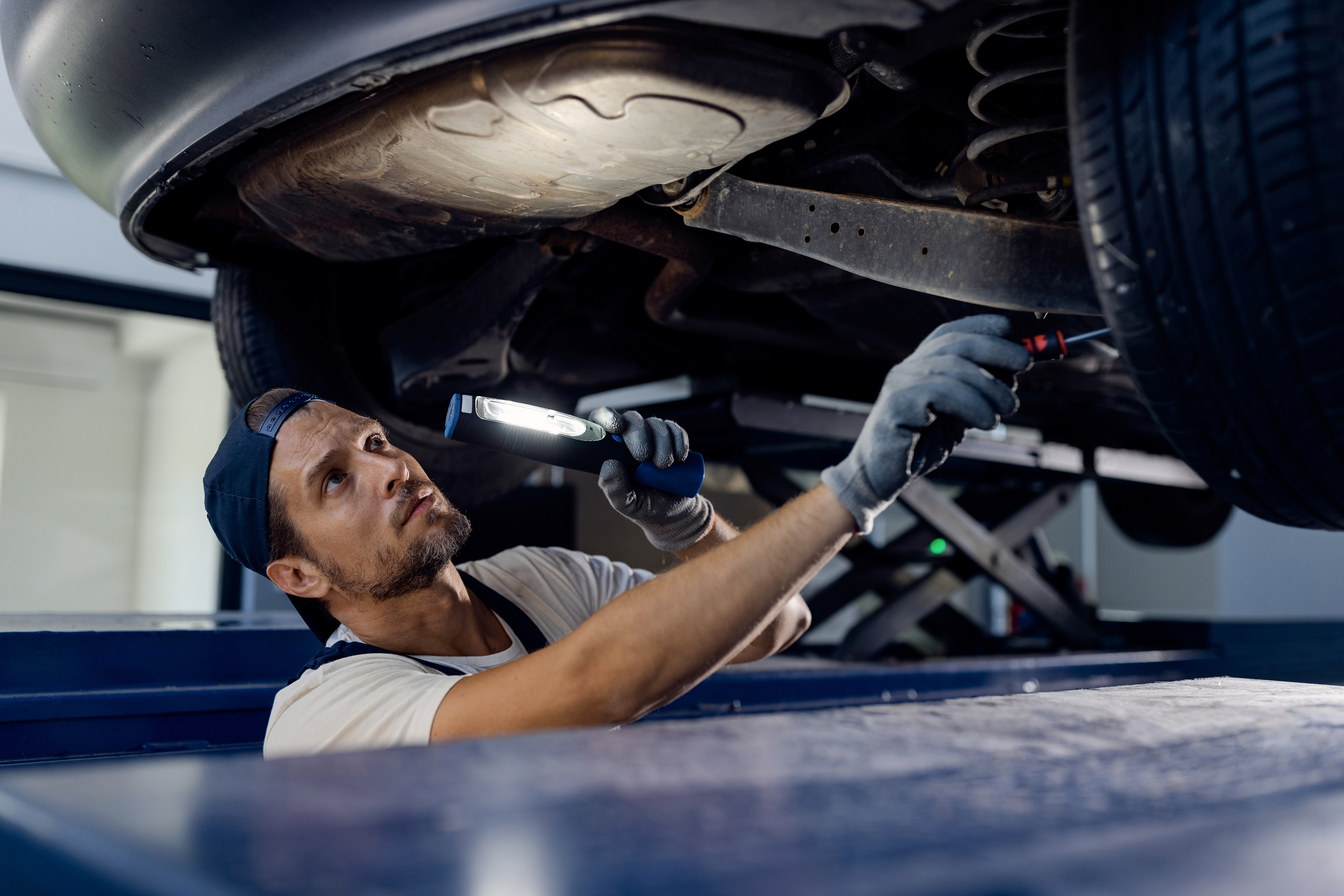 How Service Centers Replace Worn Light Covers: Special Choice