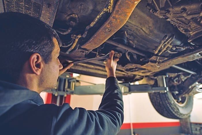 How to Handle a Vehicle Emergency: Staying Calm and Safe on the Road