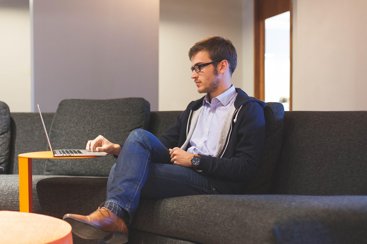 Entrepreneur, start-up, man — Make Smart Investment Choices with a Clear Profit and Loss Statement