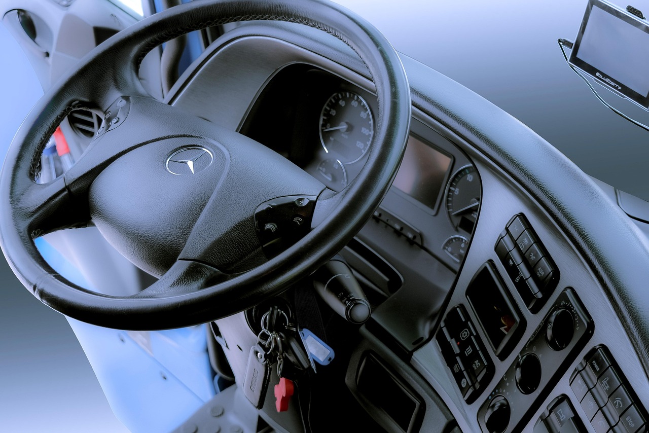 Cabin, mercedes, truck — Tips before purchasing a Used Tractor on Sale